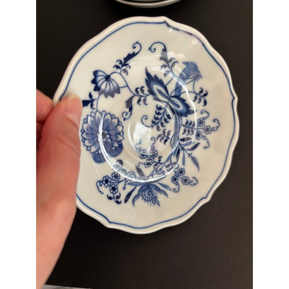 Blue Danube Japan Blue Onion Porcelain Saucers Scalloped Edge Set of 5 5.5" - Picture 2 of 6